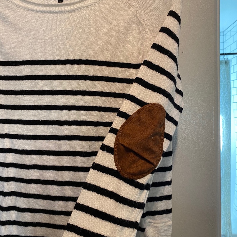 Sweater - Picture 2 of 2